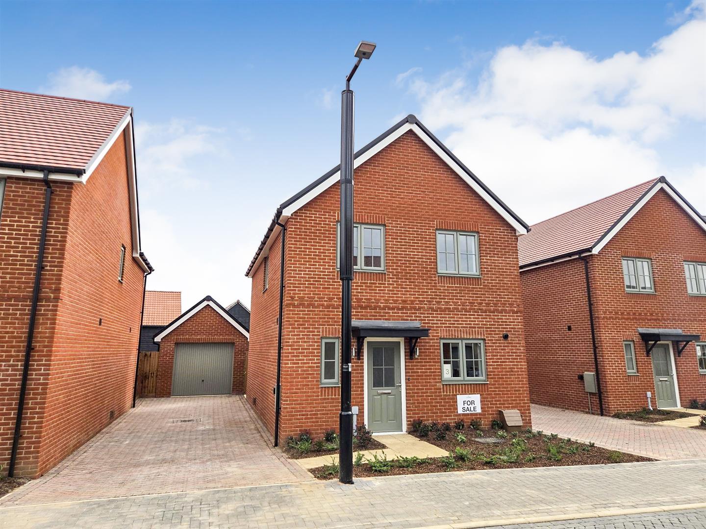 3 bed property in 5 Skylark View, Biggleswade